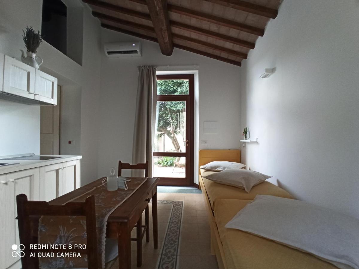 Villa Di Campagna Santa Giulia Карбонифера Экстерьер фото